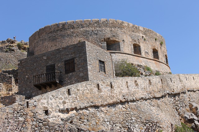The early history of Spinalonga