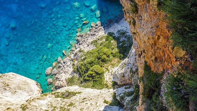 GREEK ISLAND HOPPING: TOP REASONS TO VISIT CRETE THIS SUMMER