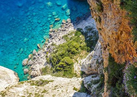 GREEK ISLAND HOPPING: TOP REASONS TO VISIT CRETE THIS SUMMER
